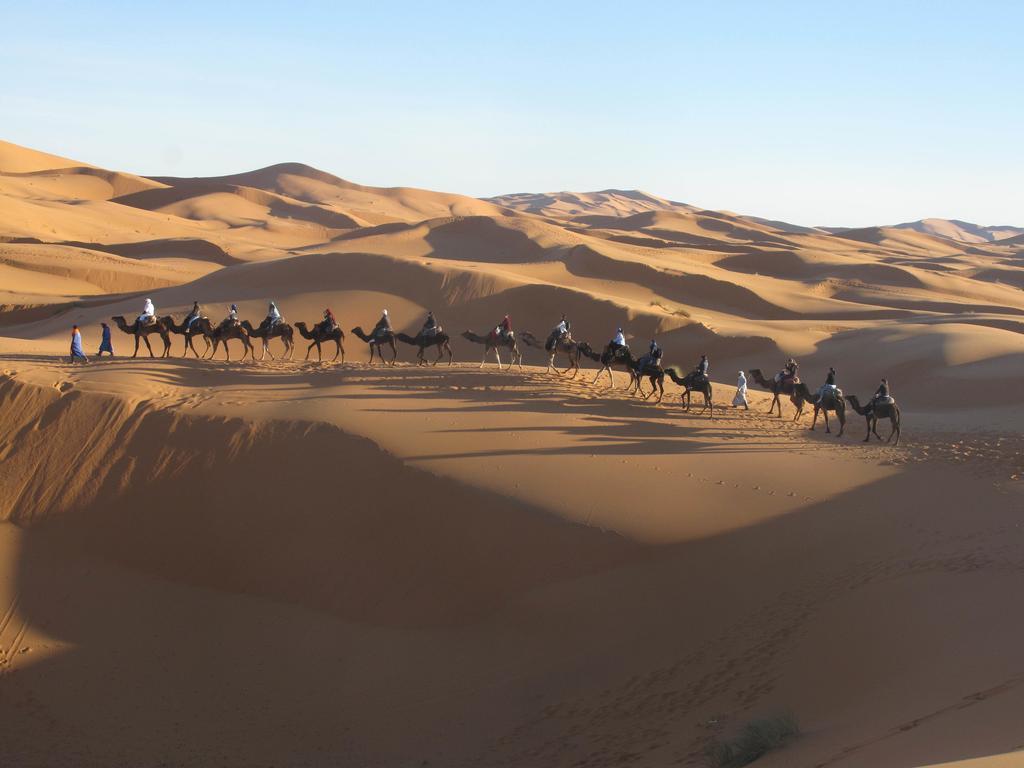 فندق Sahara Camel Tours Camp مرزوكة المظهر الخارجي الصورة